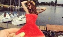 吃瓜爬山穿泳衣,吃瓜、爬山、穿泳衣的欢乐之旅