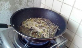 泥鳅可以和qq瓜一起吃