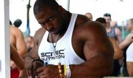 美国大兵健身房吃瓜,揭秘军营健身生活