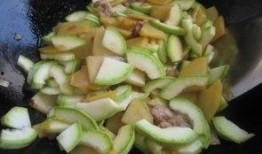 大暑吃角瓜,传统美食与健康养生两不误